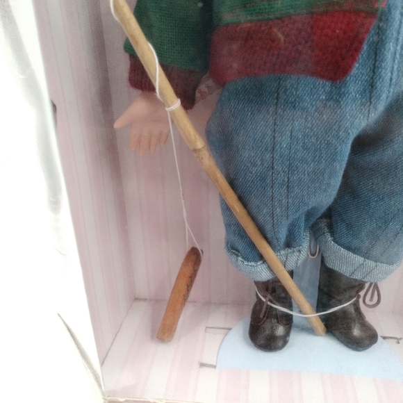 Collectible Memories 16" Genuine Porcelain Boy ''Fisherman Travis'' Doll (NIB) - Picture 11 of 11
